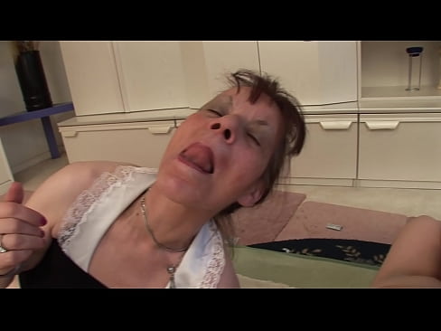 ❤️ İki nənənin və bir babanın üçlü var ❤️ Sikiş videosu az.porn-mate.ru ❤