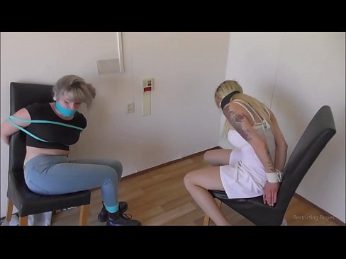 ❤️ Asılı / bağlanmış və ağzı bağlanmış / çətinlik içində olan qız ❤️ Sikiş videosu az.porn-mate.ru ❤